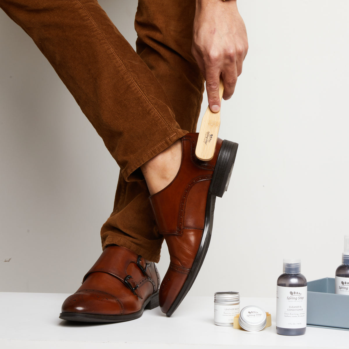 Spring Step SPRING STEP SHOE CARE KIT shoe with comfortable everyday design