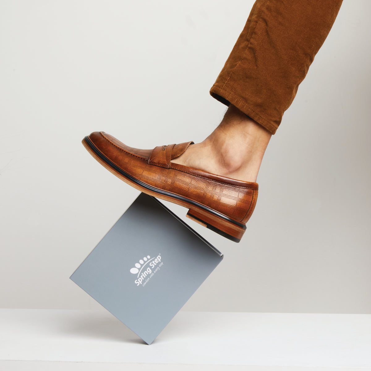 Spring Step SPRING STEP SHOE CARE KIT shoe with comfortable everyday design