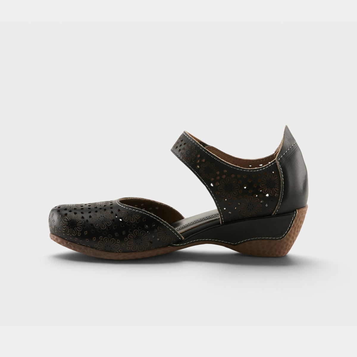 L'Artiste Americana shoes in Black, side view