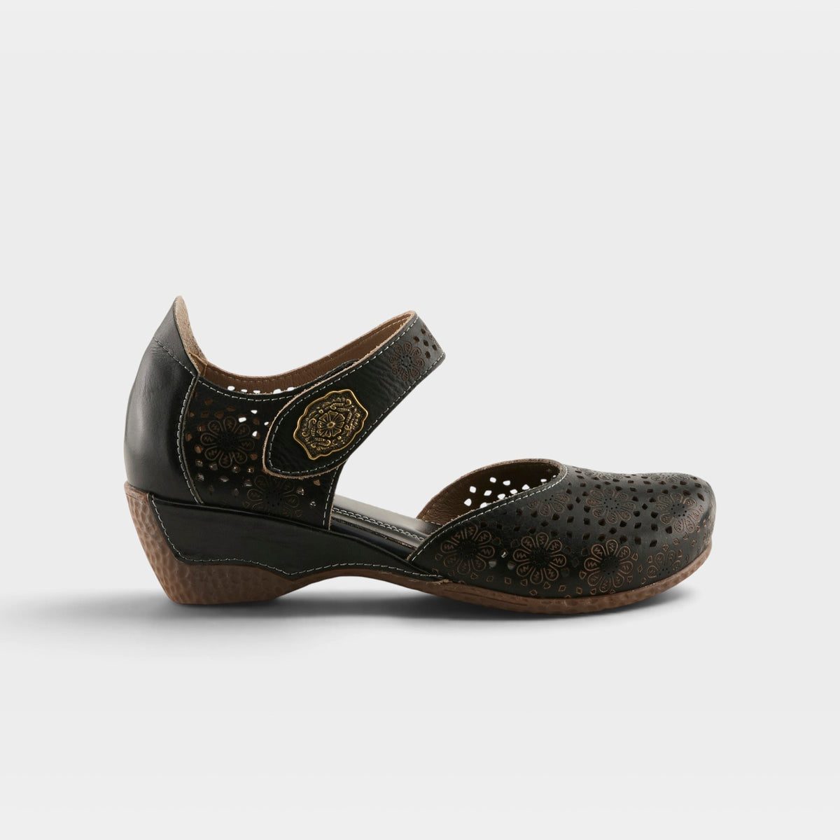 L'Artiste Americana shoes in Black, hero view