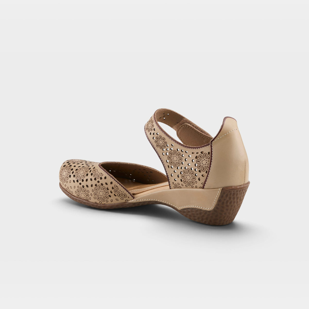 L'Artiste Americana shoes in Beige, alternate angle view