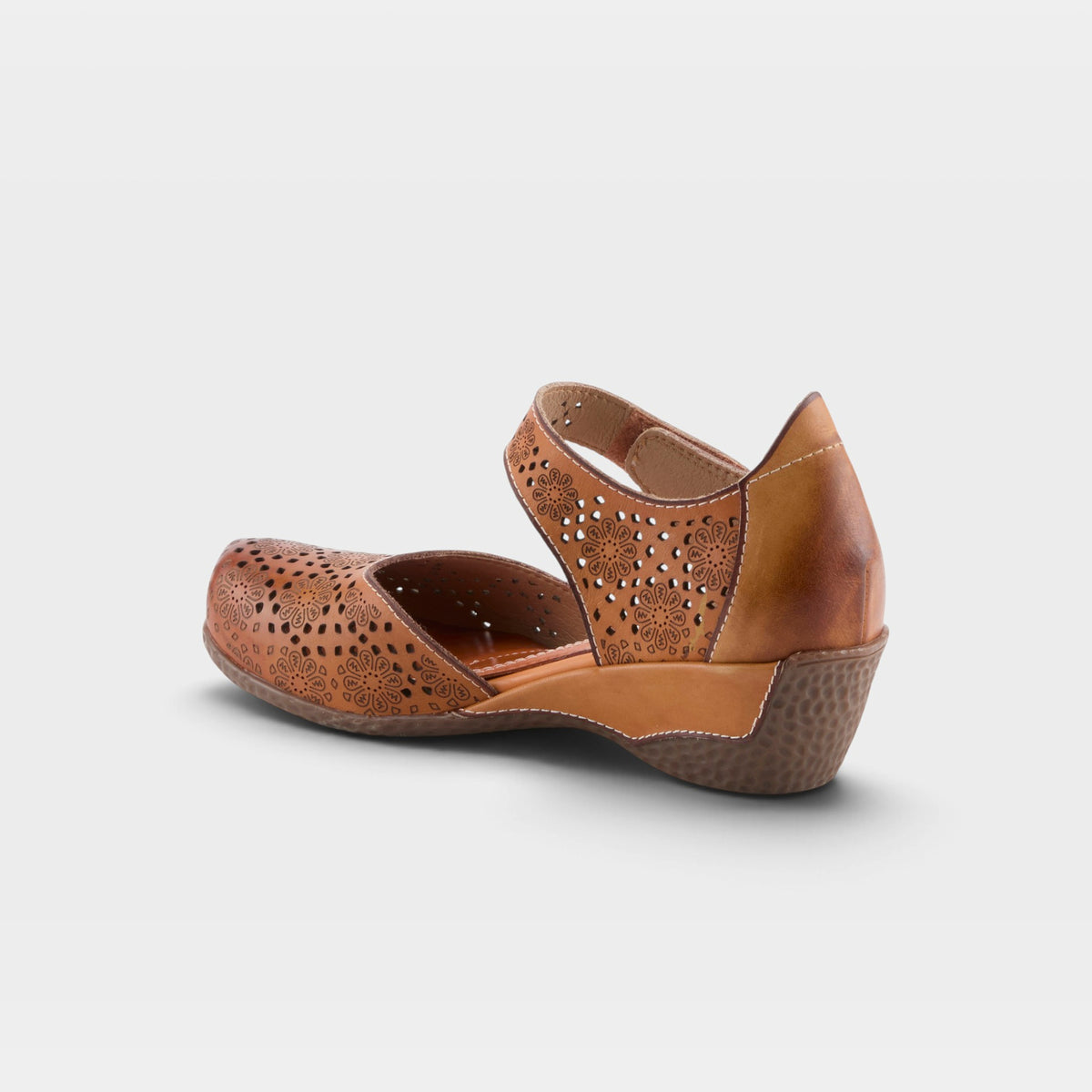 L'Artiste Americana shoes in Camel, alternate angle view