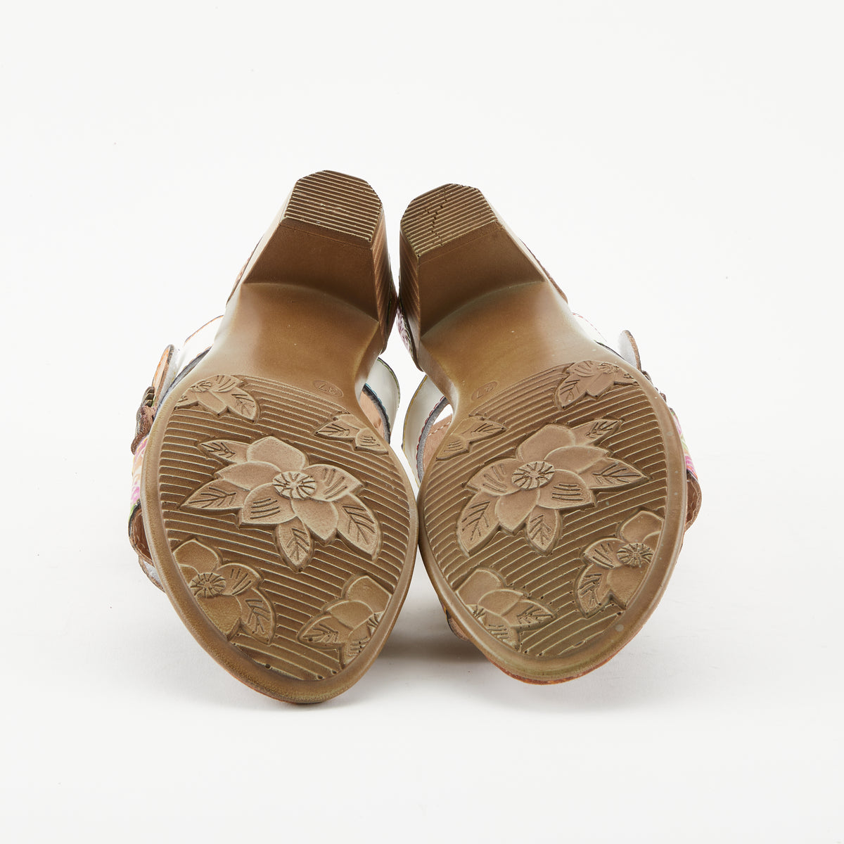 L'Artiste L'ARTISTE AROMAS SLINGBACK SANDALS sandal in white multi with handcrafted leather design