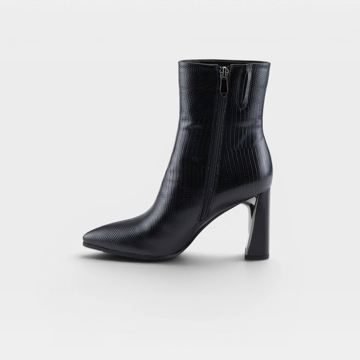 Azura Attention Black Boot