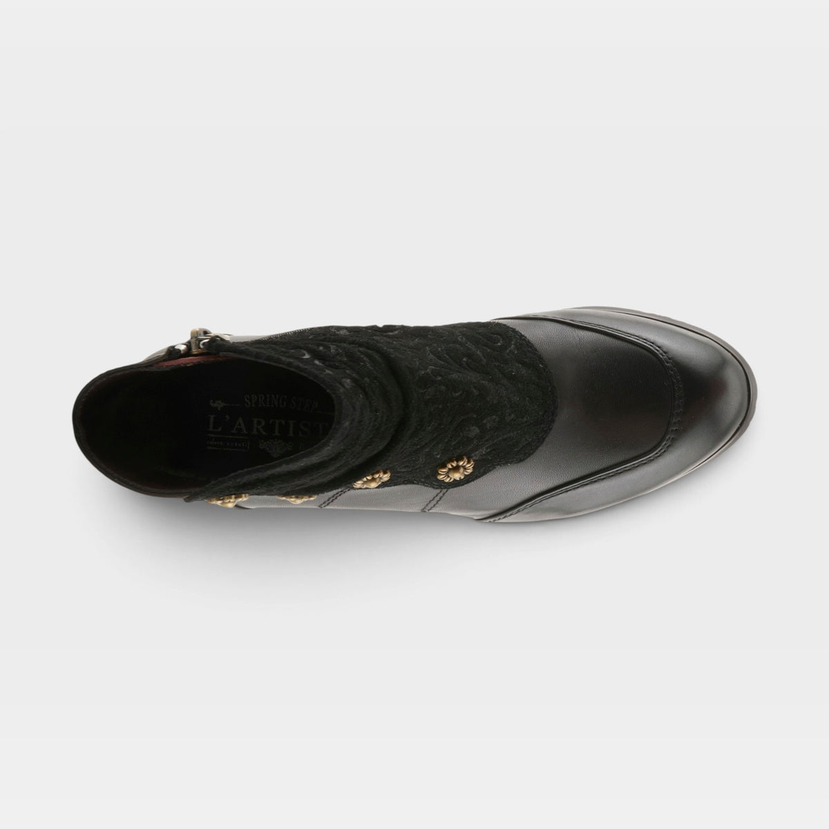 L'Artiste Belgard boots in Black, top view