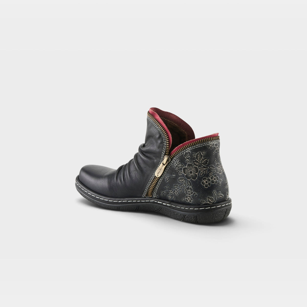 L'Artiste Chesapeake boots in Black, alternate angle view