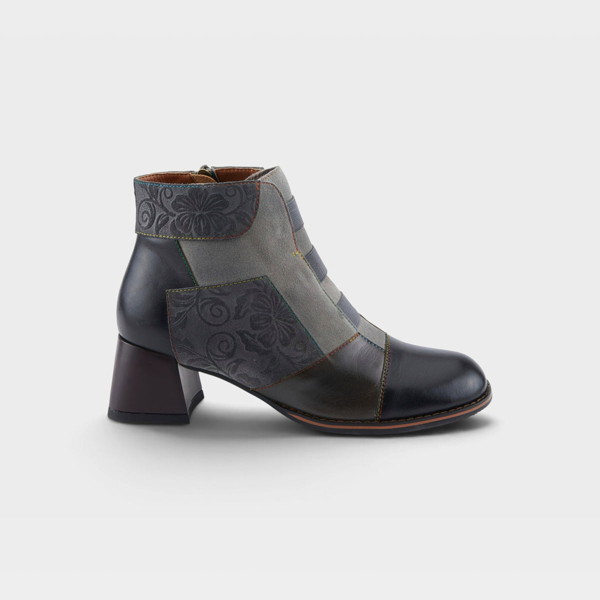 BOTAS COPINE DE L'ARTISTE-15