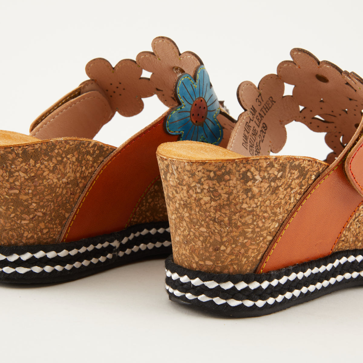 L'Artiste L'ARTISTE DAMOUR SLIDE SANDALS sandal in white multi with handcrafted leather design