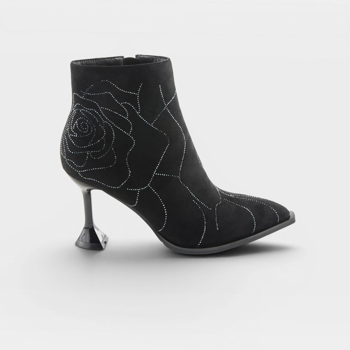 Azura Dianaar Black Boot