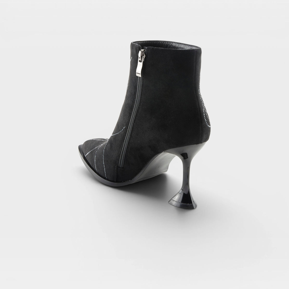Azura Dianaar Black Boot