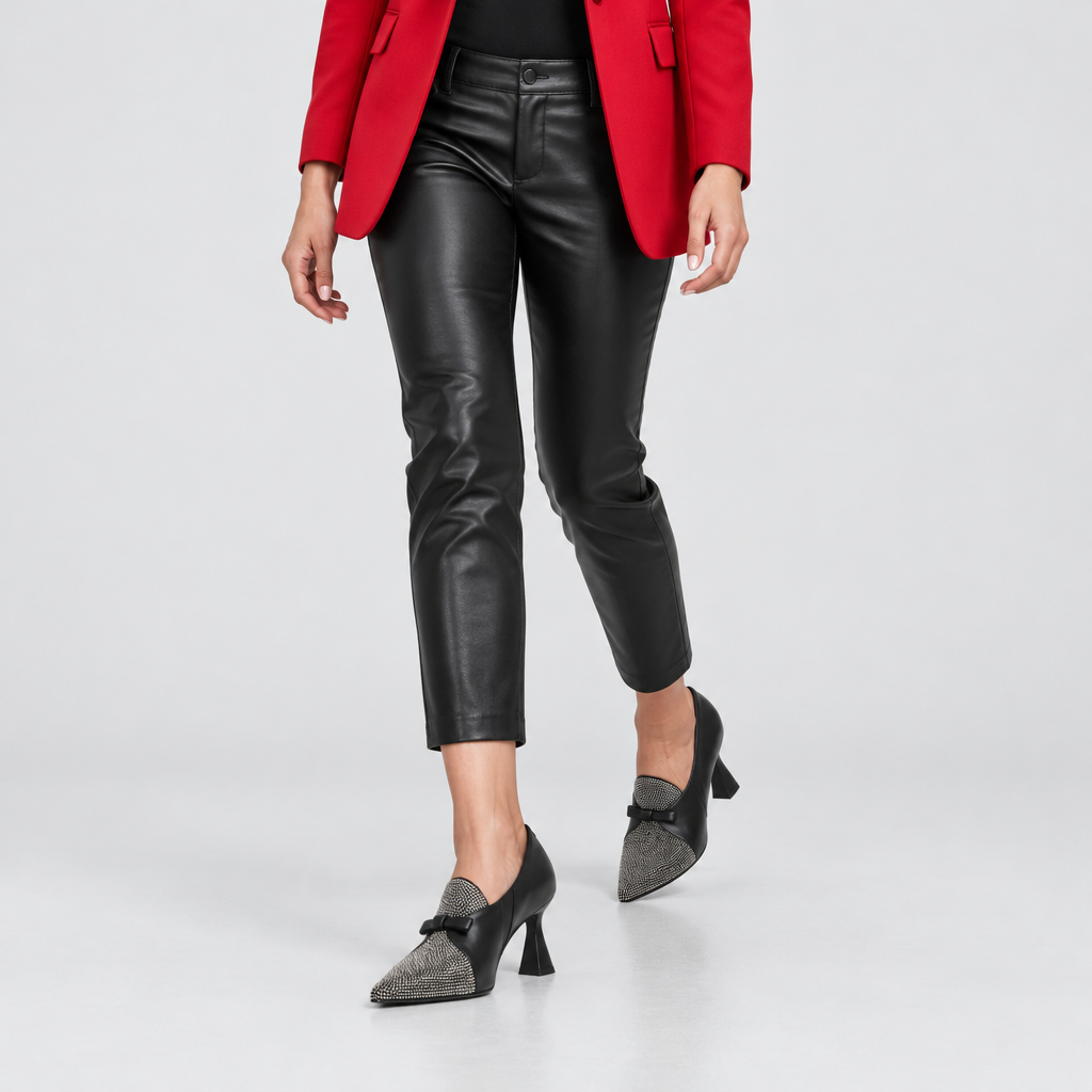 Azura ELVIRAEST SHOES – on-foot lifestyle view