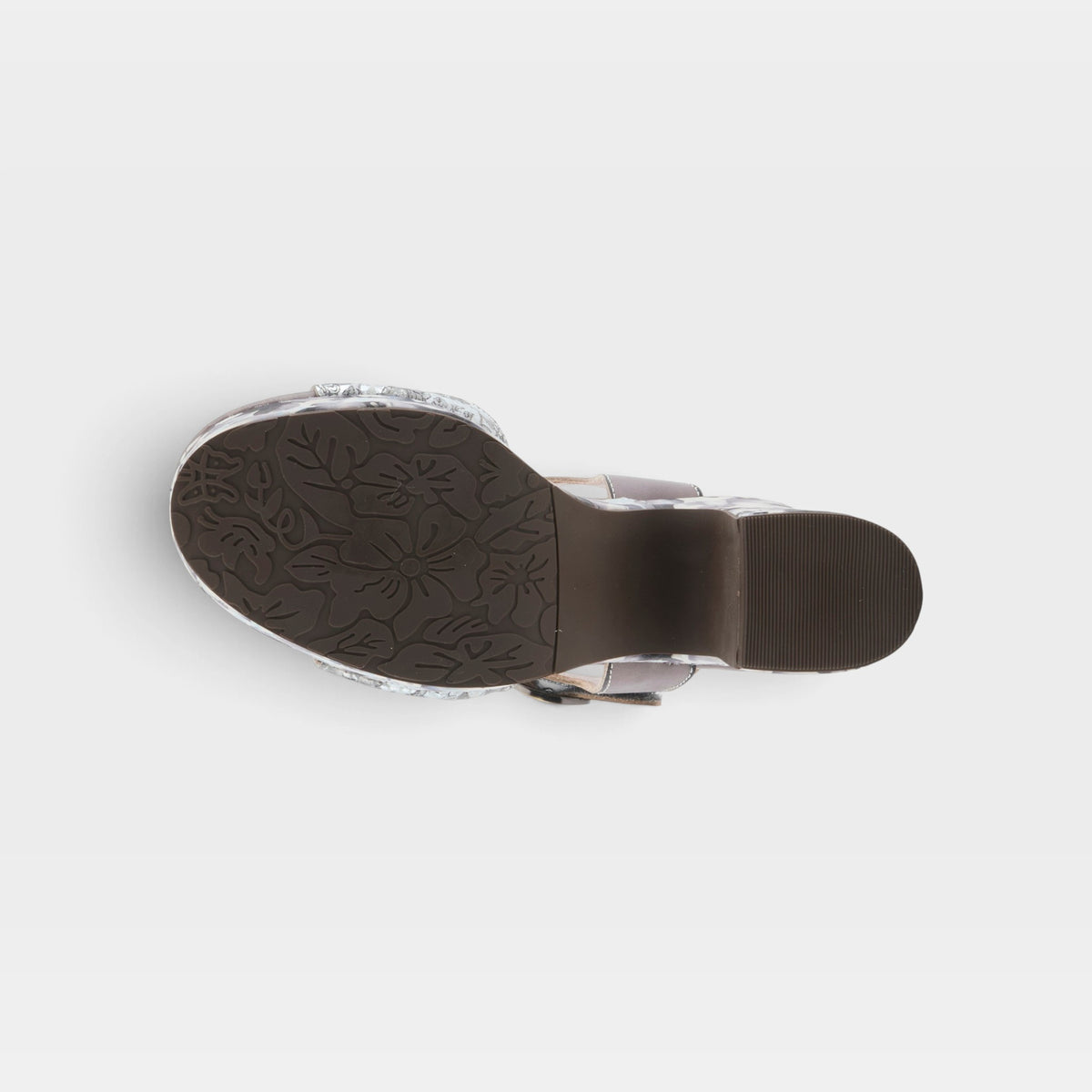 L'Artiste Felis sandals in Grey Multi, outsole view