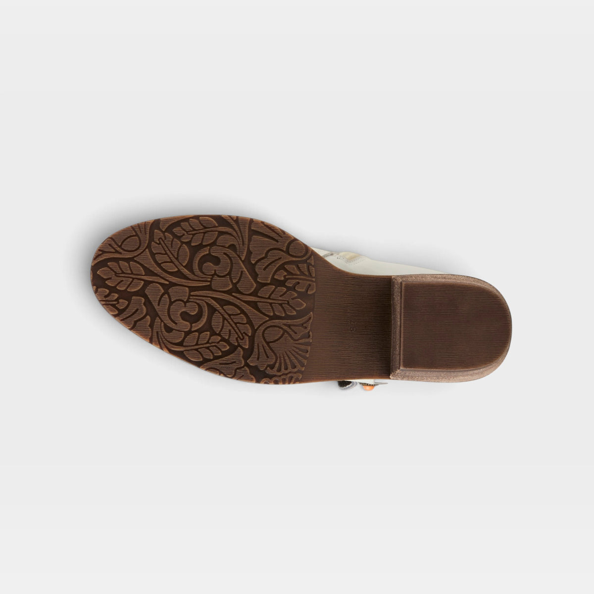 L'Artiste Galop boot in White, outsole view