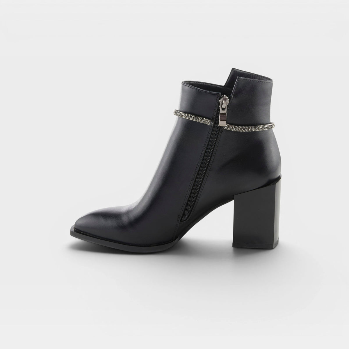 Azura Gladysnite Black Boot