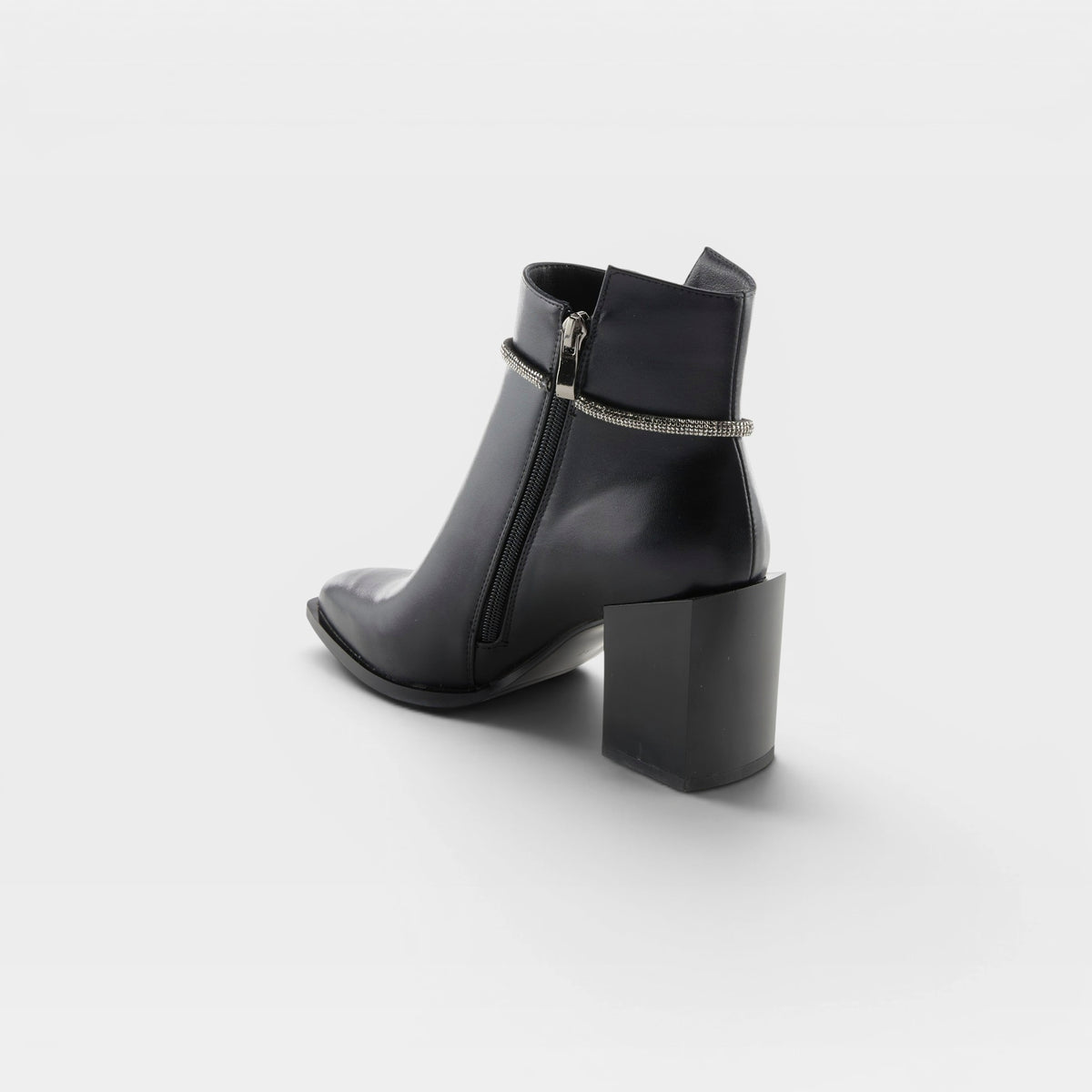 Azura Gladysnite Black Boot