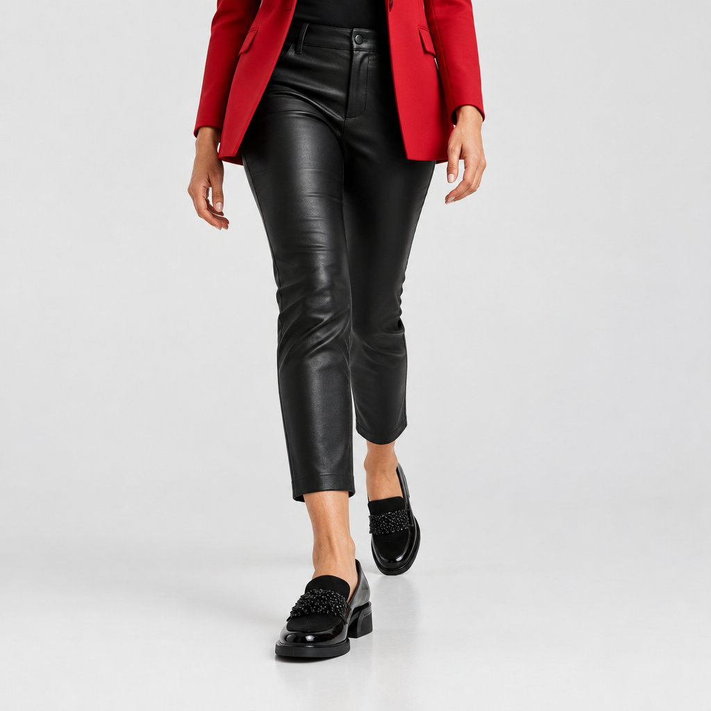 Azura GOGETTER SHOES – on-foot lifestyle view