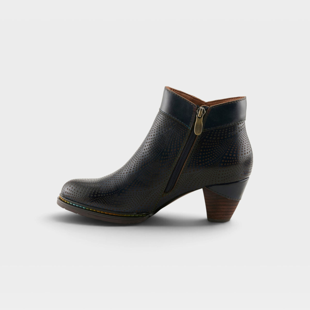 L'Artiste Guevara boots in Navy, side view