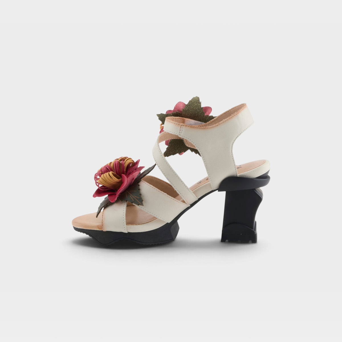 L'ARTISTE HOOKED SANDAL