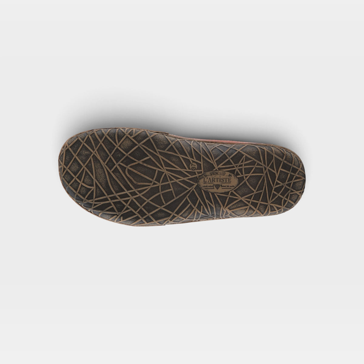 L'Artiste Libora slip-on shoes in Camel, outsole view