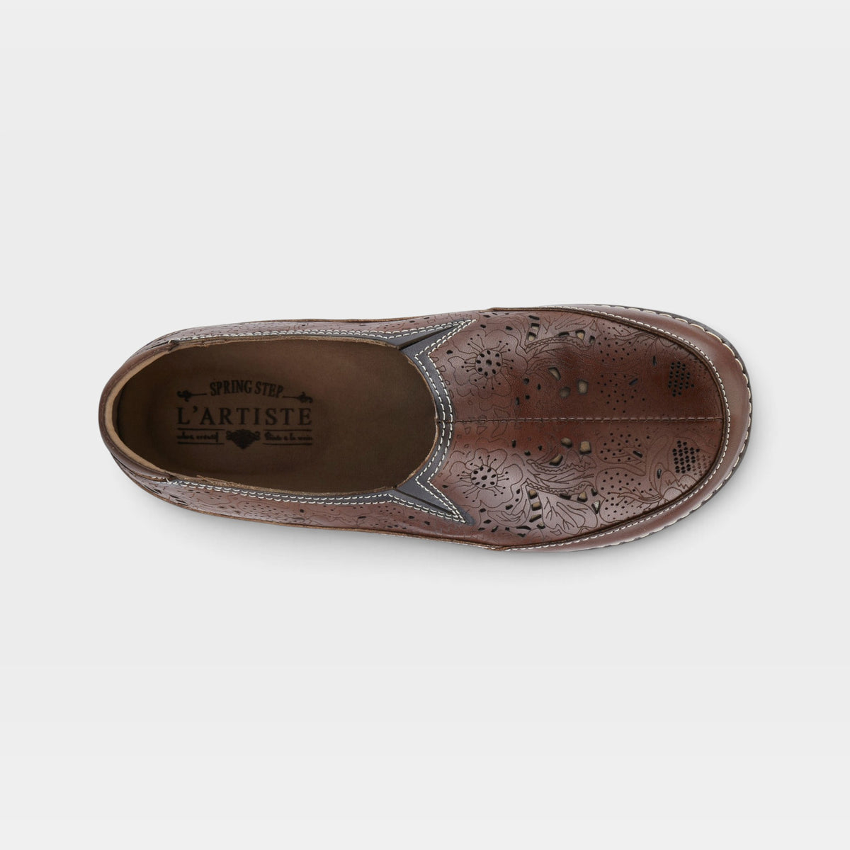 L'Artiste Libora slip-on shoes in Taupe, top view