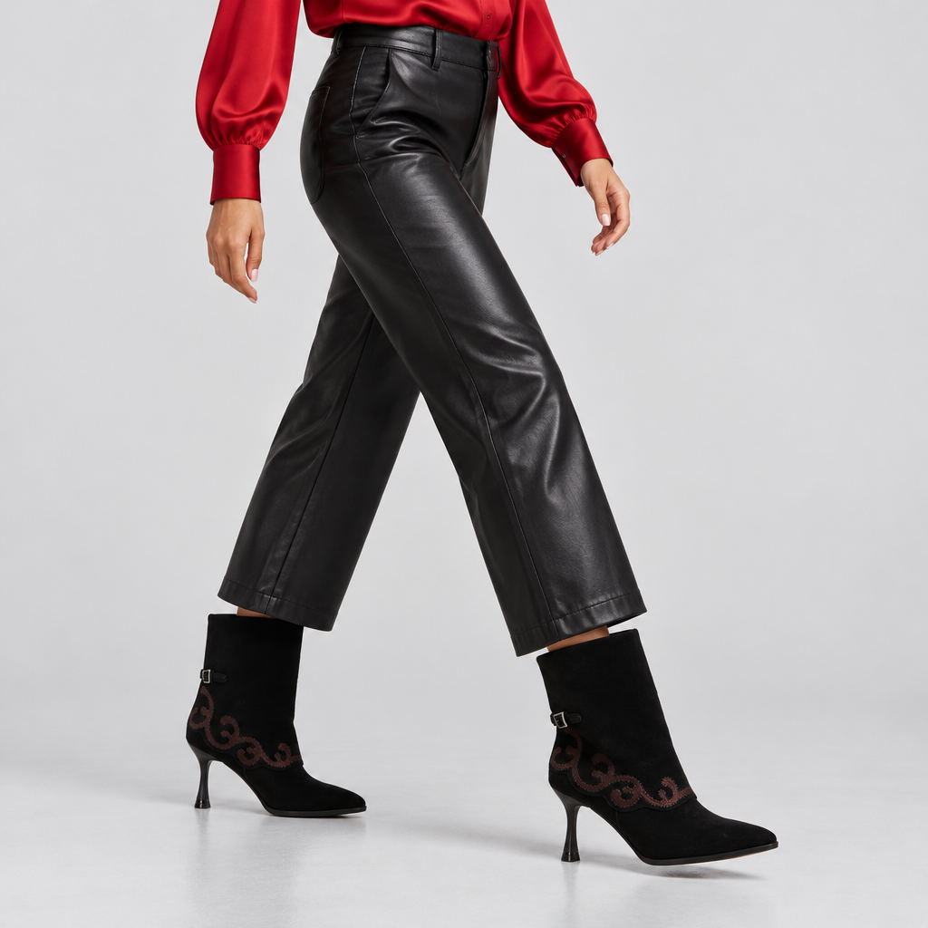 Azura RAVISHING BOOTS – on-foot lifestyle view
