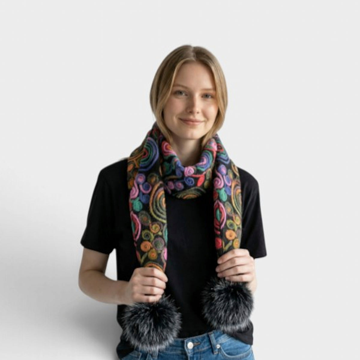 L'ARTISTE POMPOM SCARF-4
