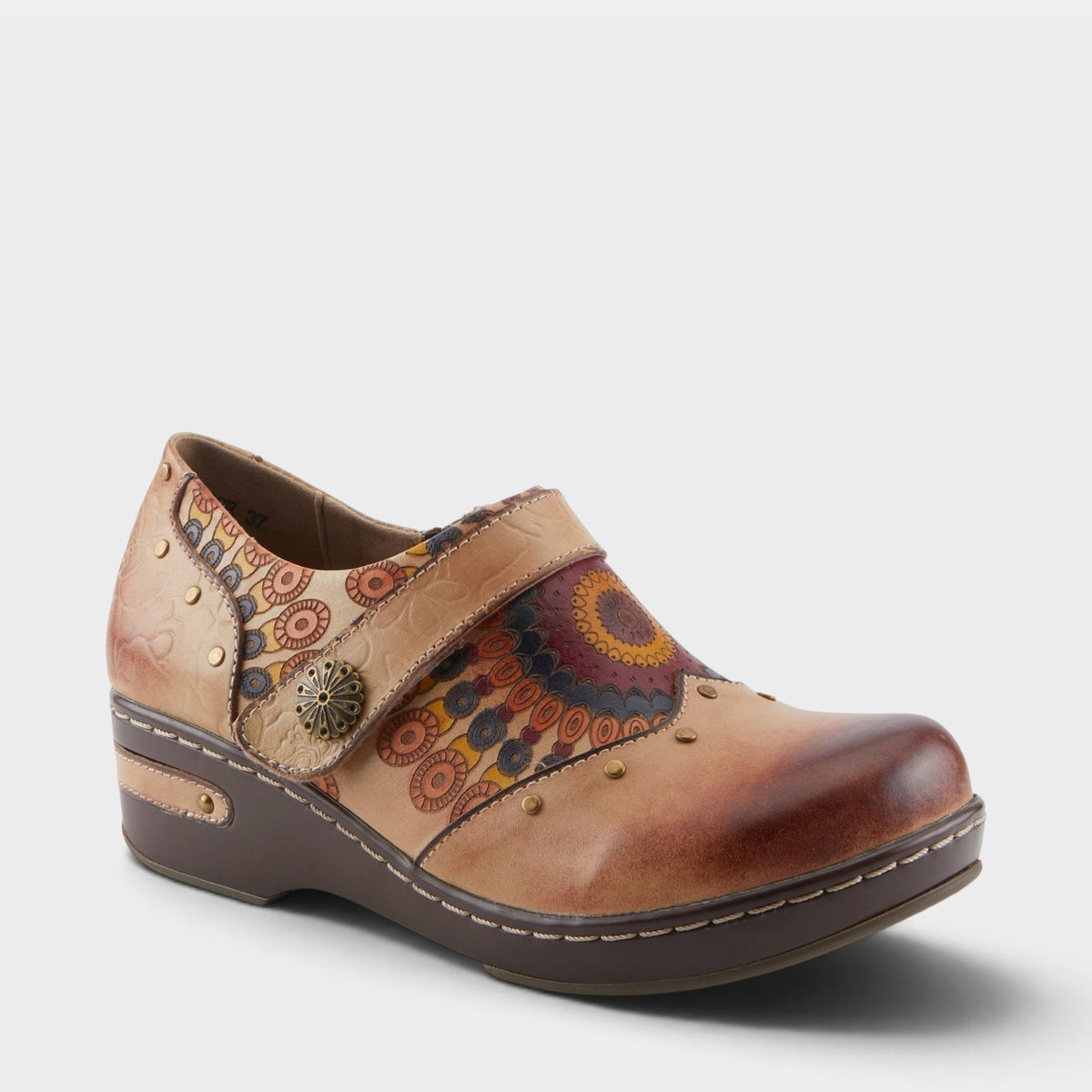L'Artiste Shaded Shoes in Beige Multi, front view