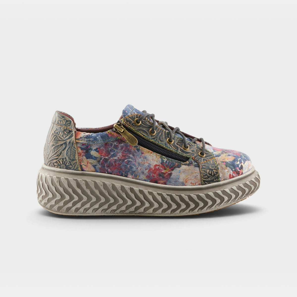 L'ARTISTE TIRETREAD SNEAKERS