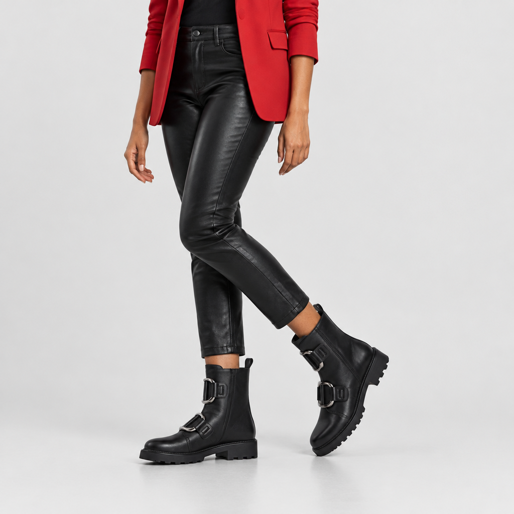 Azura VIVIENNE BOOTIE – on-foot lifestyle view