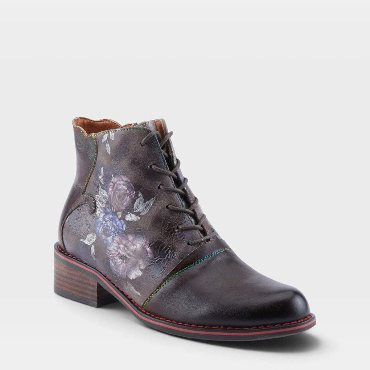 L'ARTISTE XENIA BOOTIE