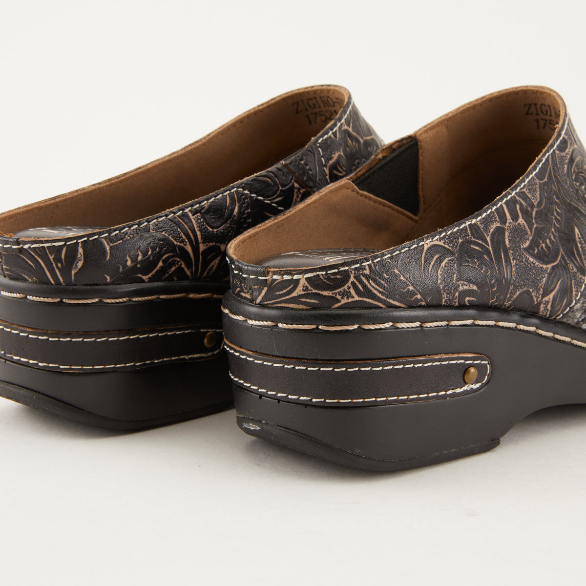 L'Artiste L'ARTISTE ZIGINO CLOGS shoe in camel multi with handcrafted leather design