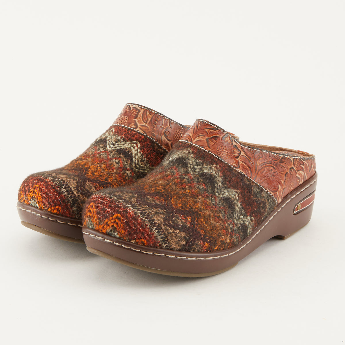L'Artiste L'ARTISTE ZIGINO CLOGS shoe in purple multi with handcrafted leather design