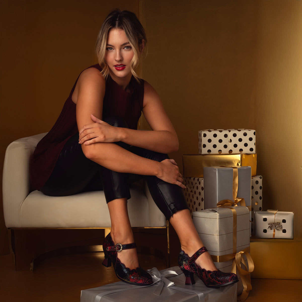 L'Artiste L`ARTISTE ADODORA SHOES shoe in red multi with handcrafted leather design
