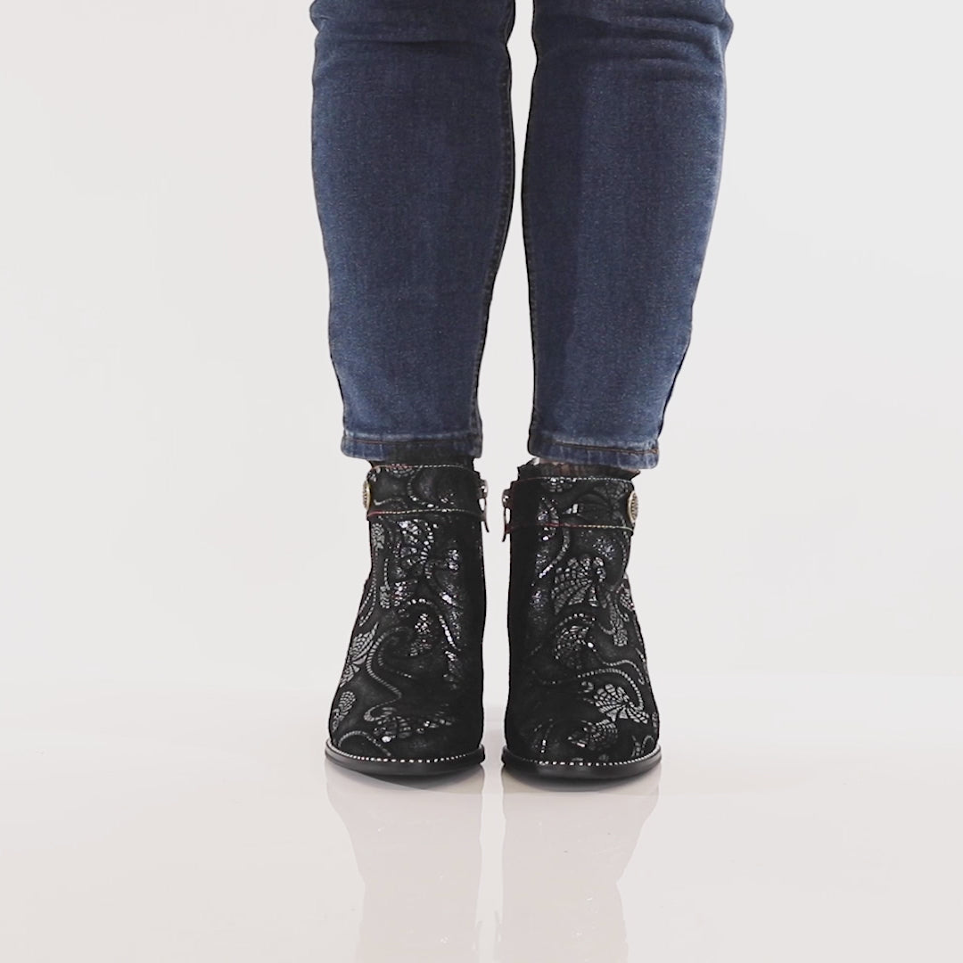 L'ARTISTE DESSA BOOTIE-21