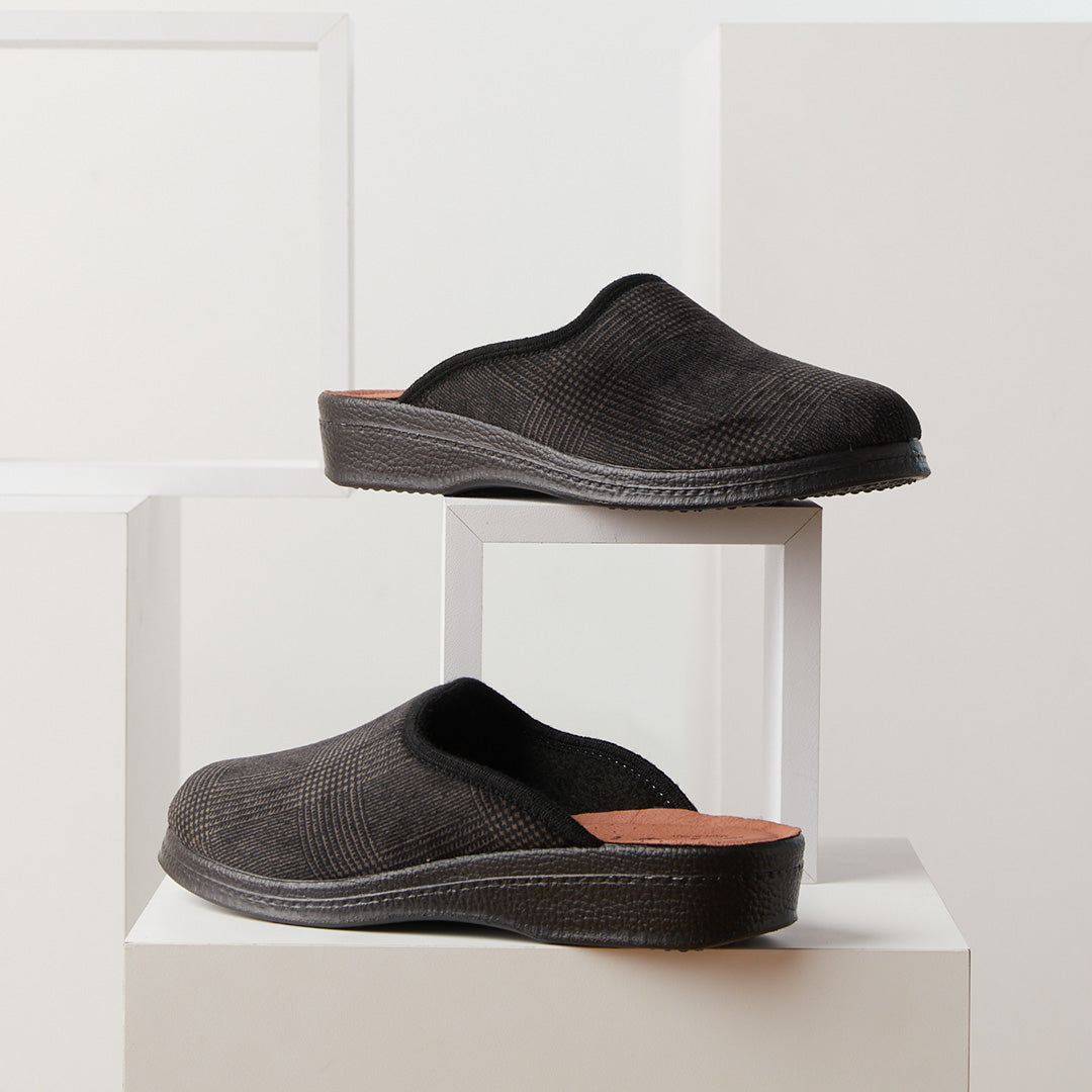 Spring Step Spring Step Men LINIZIO Slippers shoe in black with comfortable everyday design