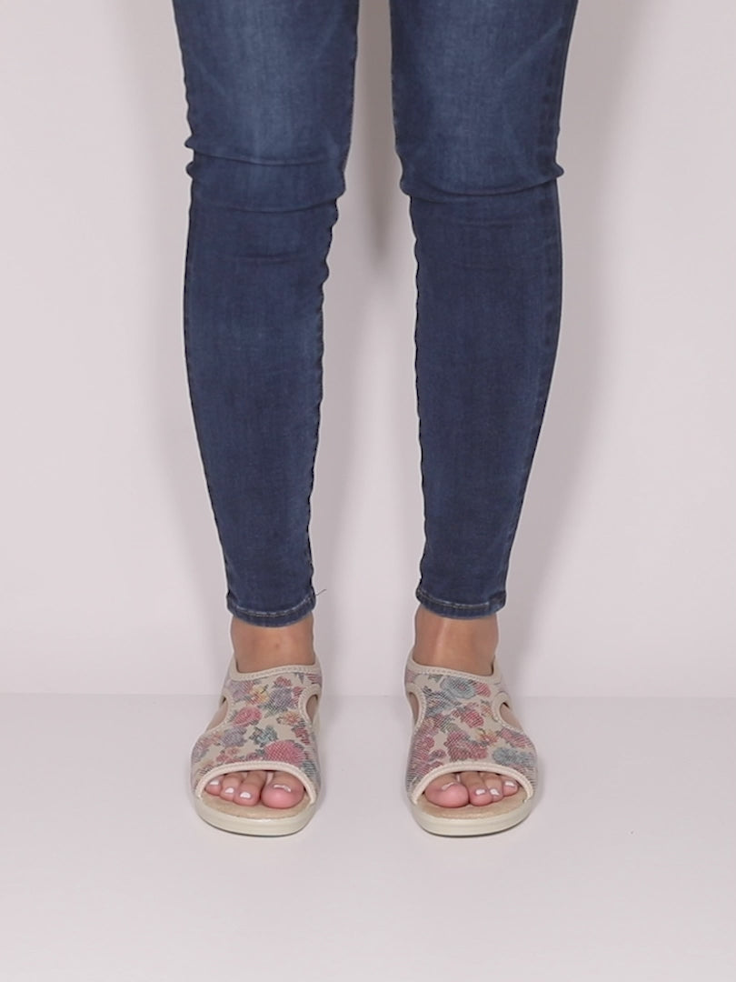 Flexus Flexus NYAMAN-FLORAL Sandals sandal in beige multi with flexible sole